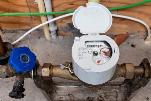 Un compteur d'eau montre qu'il y a une fuite d'eau. Comment savoir d'où elle vient ?
